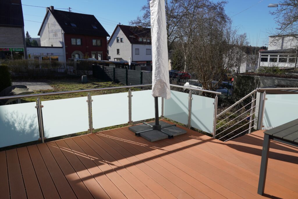 Edelstahl-Geländer mit VSG-Milchglas balkon 1.12