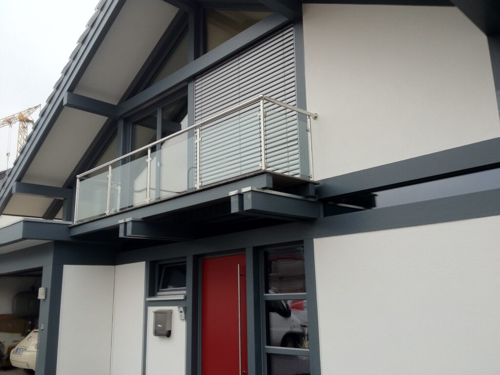 Edelstahl-Geländer mit VSG-Klarglas wild 004